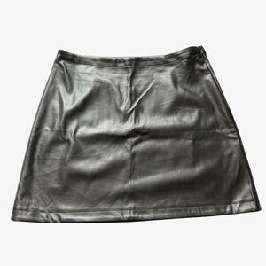 Gap Women’s Faux Leather Mini Skirt, Black, Size Large